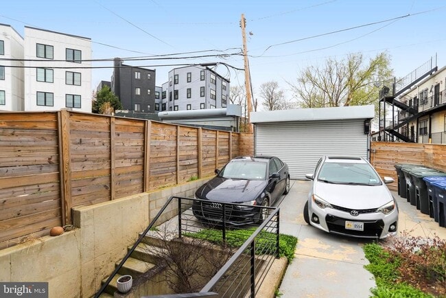 Building Photo - 1638 Trinidad Ave NE