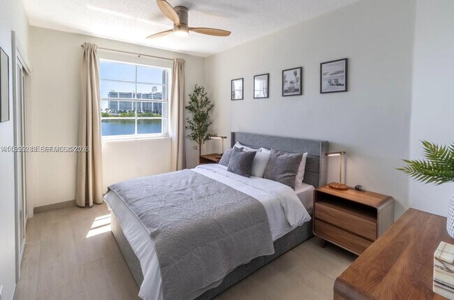 Building Photo - 3255 NE 184th St