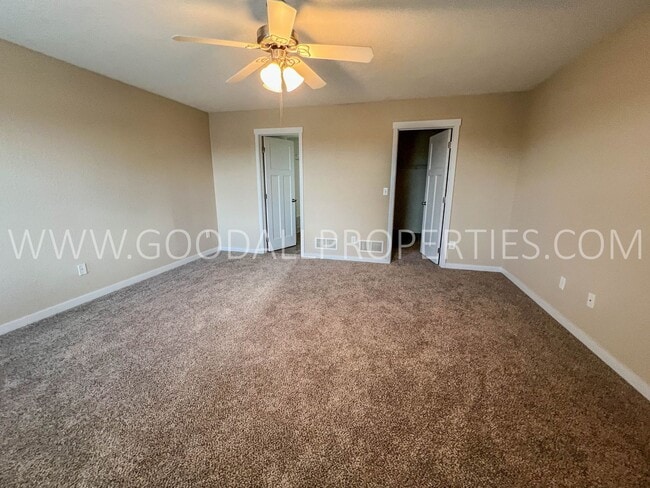 Building Photo - 1903 SE Clover Ridge Dr
