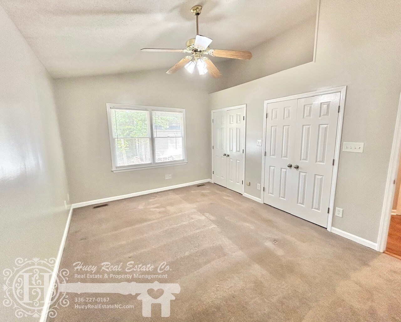 Owner's Suite - 1121 E Gilbreath St