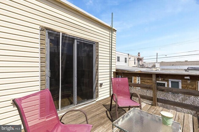 Building Photo - 3285 Chatham St