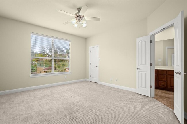 Building Photo - 6708 Menchaca Rd