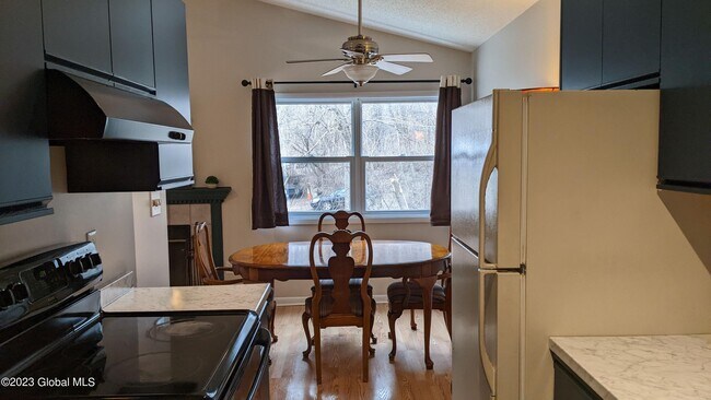 Building Photo - 1006 Greenwich Dr