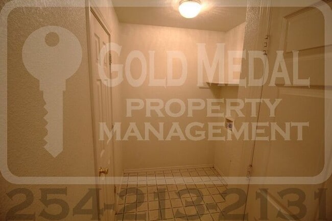 Building Photo - 3402 Barcelona Dr