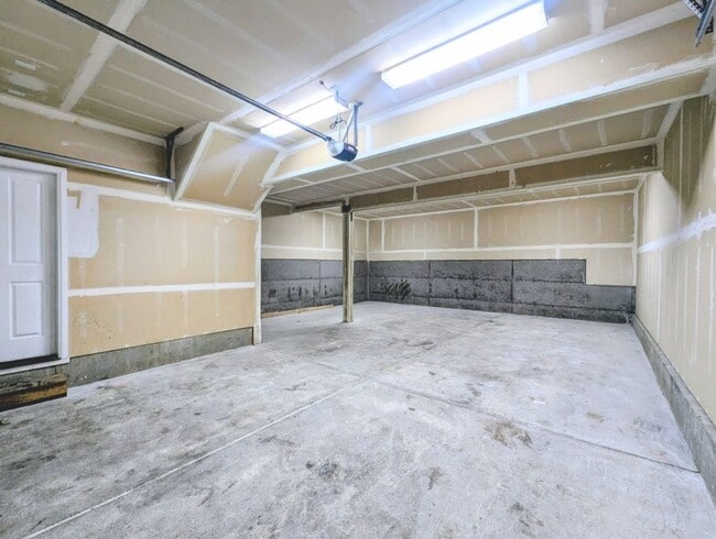 Building Photo - 4Bd/2.75Ba Lake Stevens House