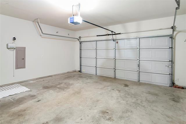 Building Photo - 10015 Pinecrest Dr