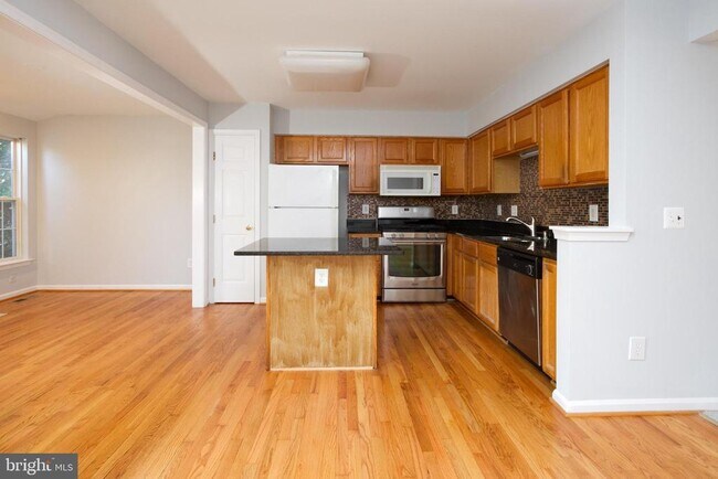 Building Photo - 44877 Grove Terrace