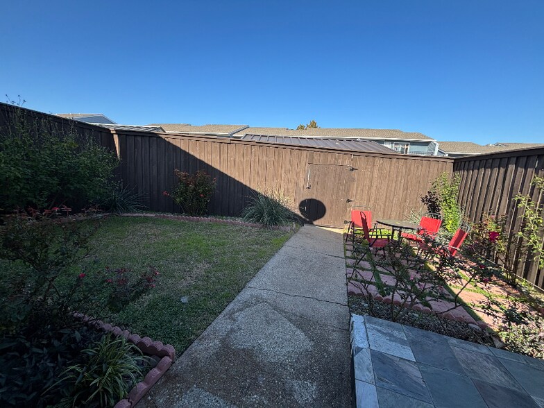 Building Photo - 9461 Timberleaf Dr