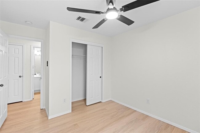 Building Photo - 406 Covent Dr