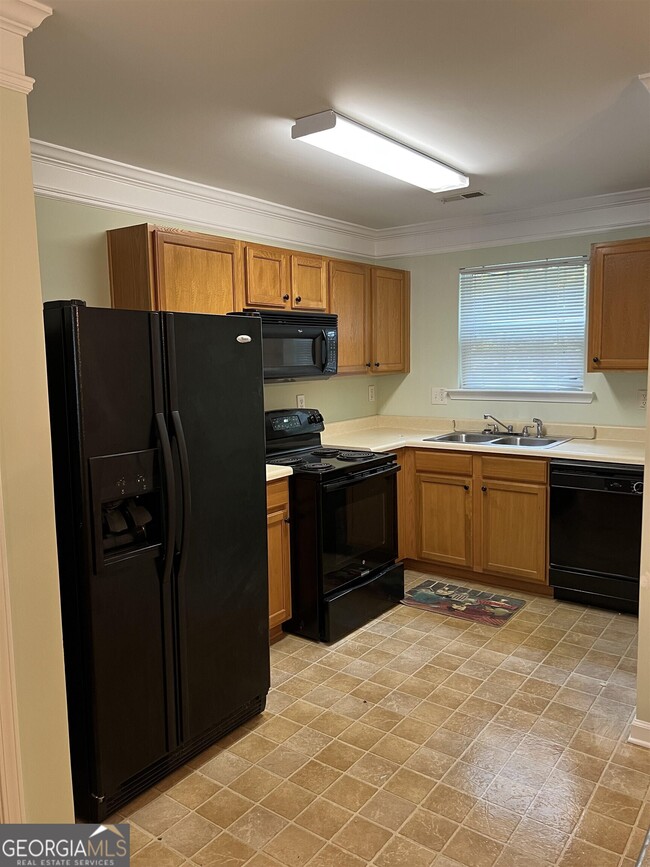 Building Photo - 805 Crestwell Cir