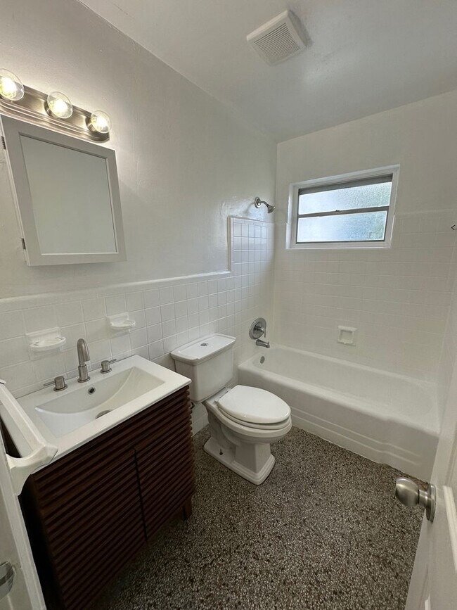 Building Photo - SUNNYSIDE PARK