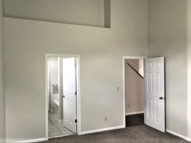 Building Photo - 742 Keltoncrest Dr