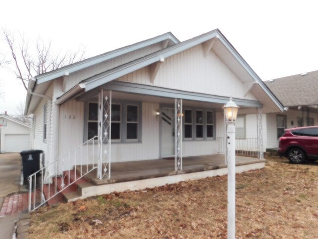 Primary Photo - 4 Bedroom Home in El Dorado minutes from D...