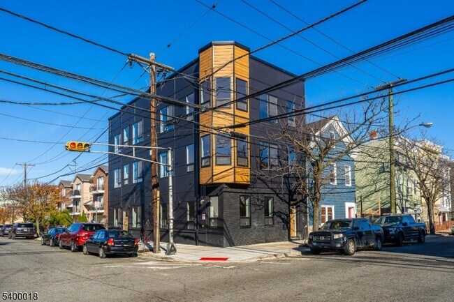 Building Photo - 108 Fleming Ave