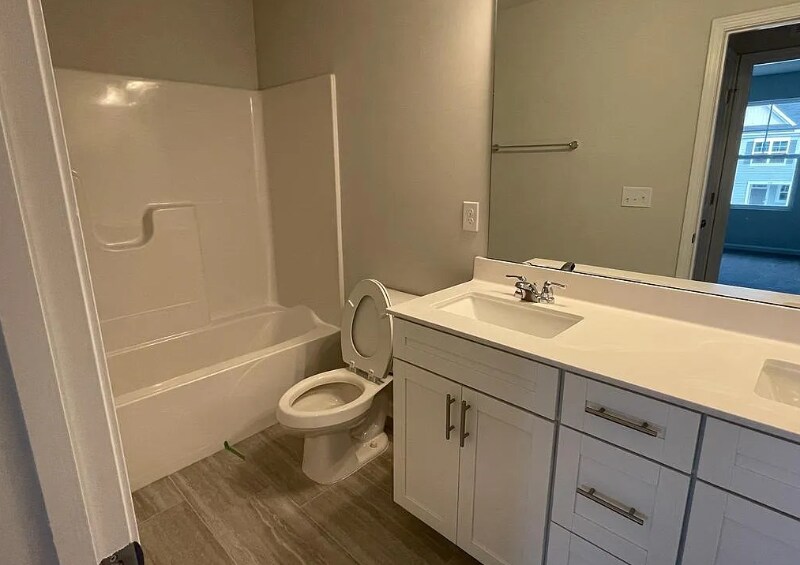 Building Photo - 5020 Tura St