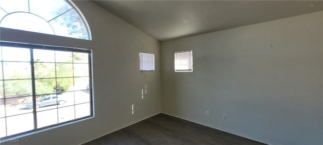 Building Photo - 5115 Blossom Ave