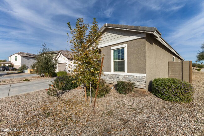 Building Photo - 8133 S 64th Ln