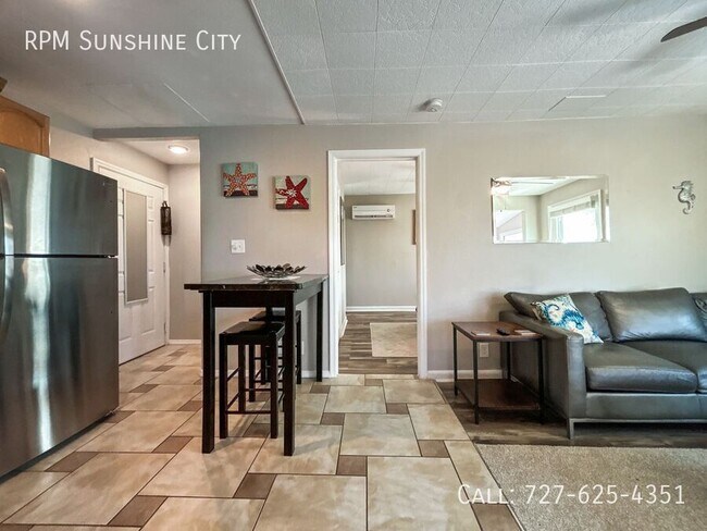 Building Photo - 13535 Boca Ciega Ave