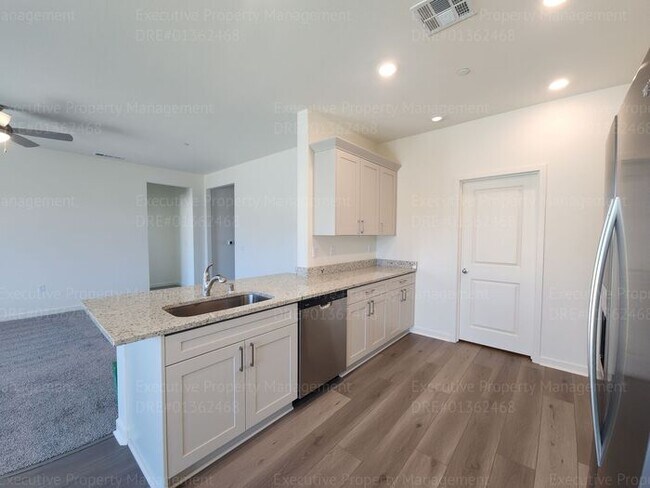 Building Photo - Newly constructed 3 bedroom/ 2 bathroom ho...
