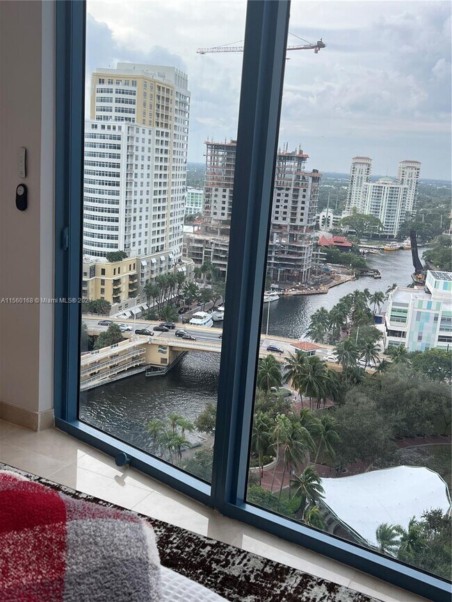 Building Photo - 333 Las Olas Way