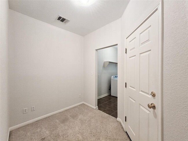 Building Photo - 9901 Bundoran Dr