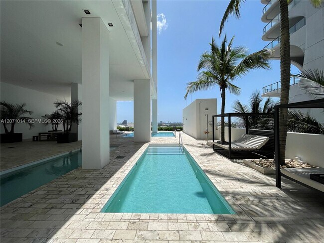 Building Photo - 1040 Biscayne Blvd