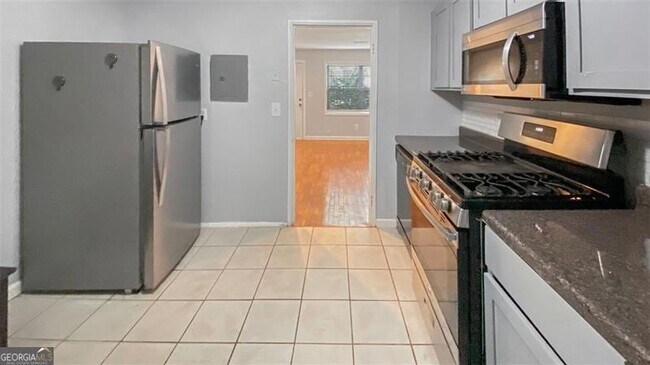 Building Photo - 388 Greencove Ln SE