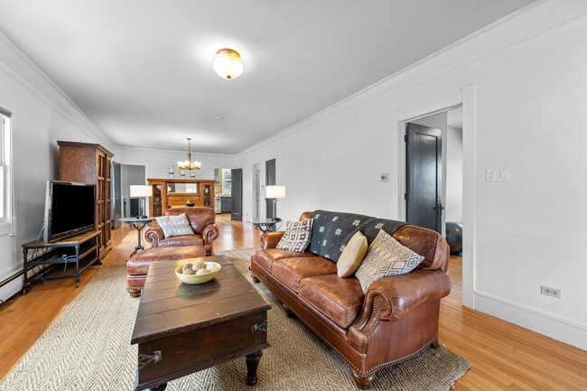 Building Photo - Gorgeous Washington Park Bungalow!