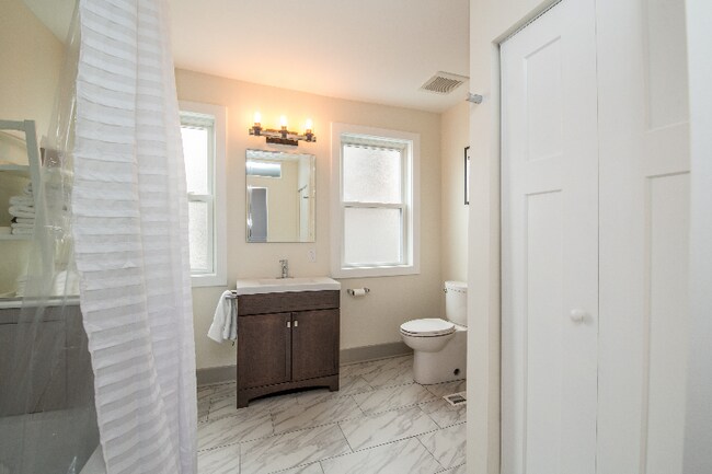 Building Photo - 146 Locarna Way