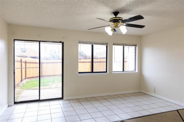 Building Photo - 824 Middle Cove Dr