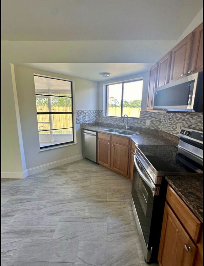 Building Photo - 1275 McDermott Ln