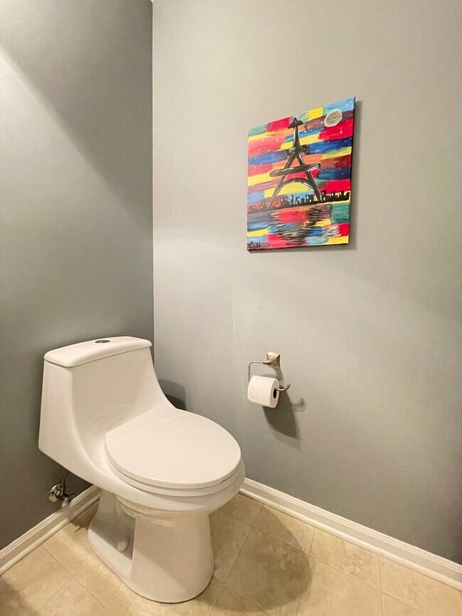 Building Photo - Move-in special. Beautiful 4 bed 2.5 bath 3000+sq ft