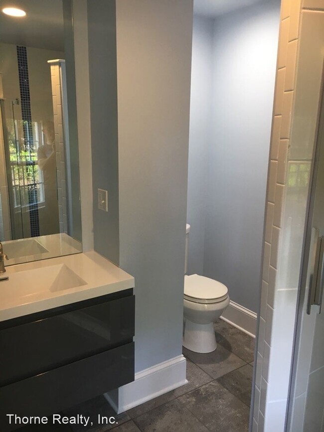 Building Photo - 4 br, 3 bath House - 205 W Baker Street