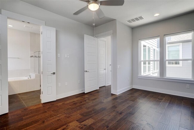 Building Photo - 12606 Red Sparrow St