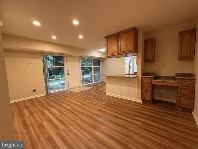 Building Photo - 4937 Americana Dr