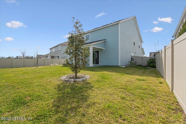 Building Photo - 221 Ness Cir