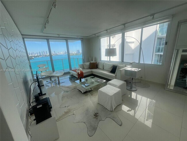 Building Photo - 1000 West Ave