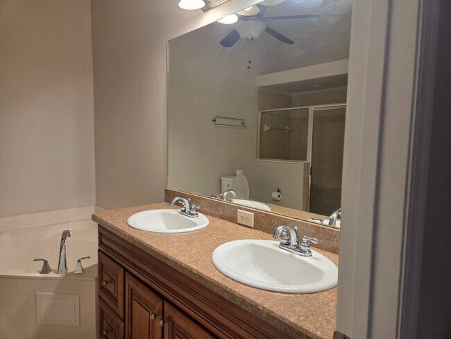 Building Photo - 2304 Palm Key Ct