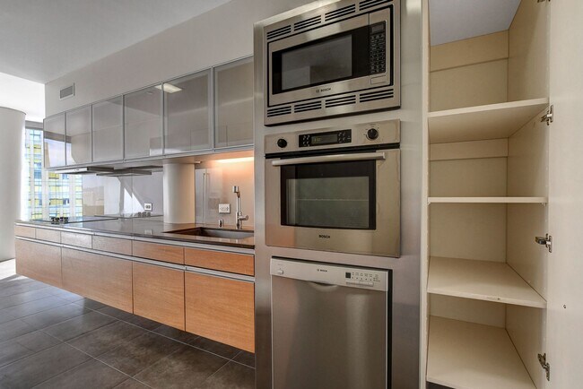 Building Photo - Veer Towers 1501E- 1Bd/1Ba Residence with Views of Waldorf Astoria/MGM/Airport