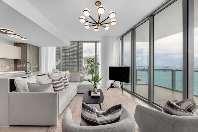 Building Photo - 2900 NE 7th Ave