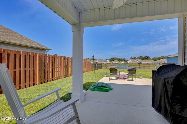 Building Photo - 519 Birdsong Dr