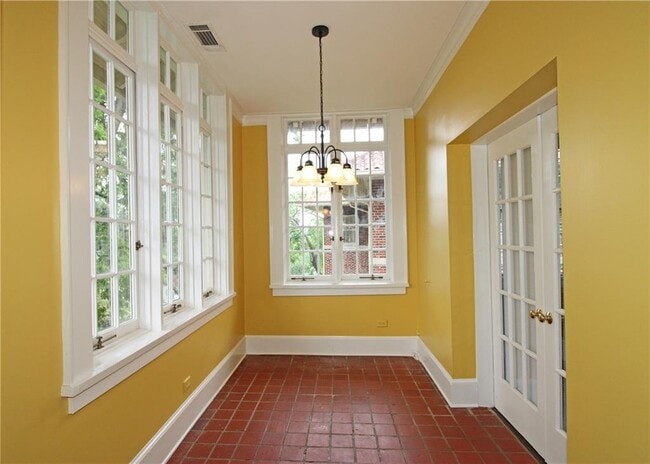 Building Photo - 1 S Prado NE