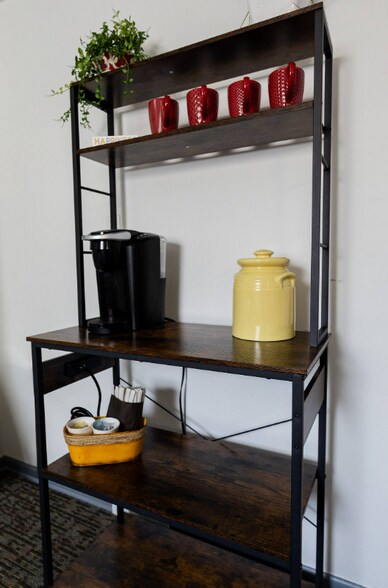 Building Photo - 250 Trumbull Ave