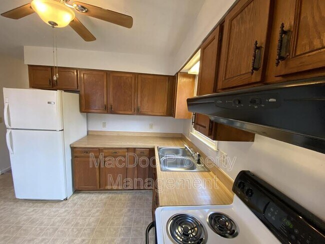 Building Photo - 8442 Indiantown Rd