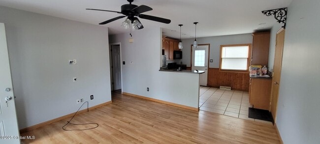 Building Photo - 3275 Maryvale Dr
