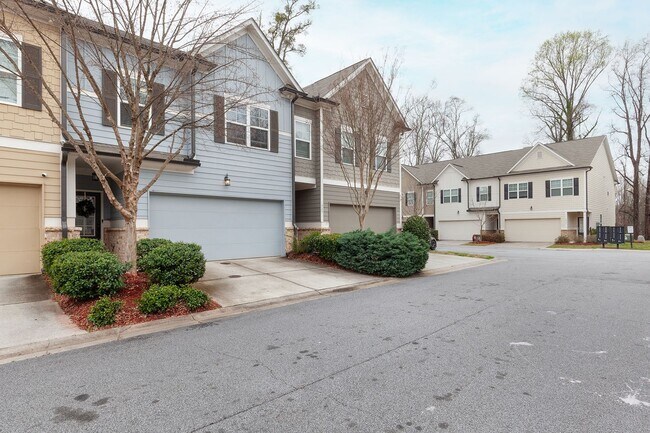 Building Photo - Modern Living in Heights at Grant Park – Prime Atlanta Location Near BeltLine & East Atlanta Village