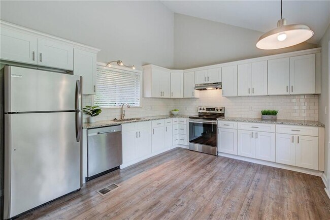 Building Photo - 1112 Franklin Cir NE