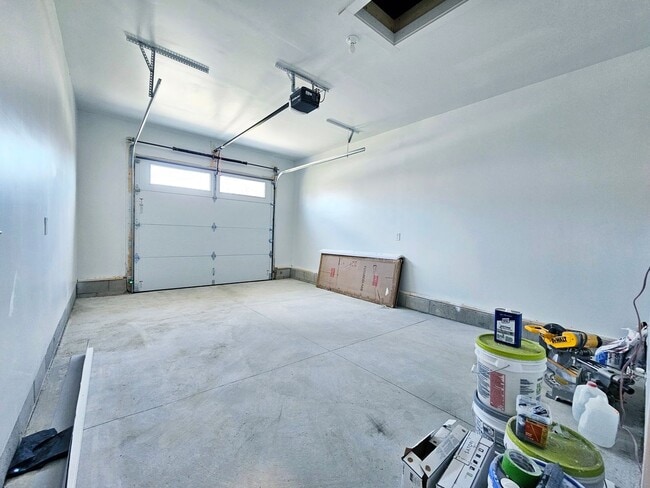 Building Photo - 3 Bed & 2 Full Bath Ranch Home in South Euclid for Rent!