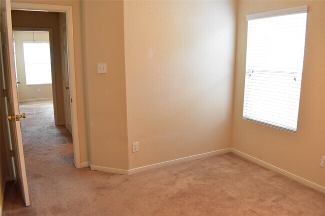 Building Photo - 2911 Creek Arbor Cir