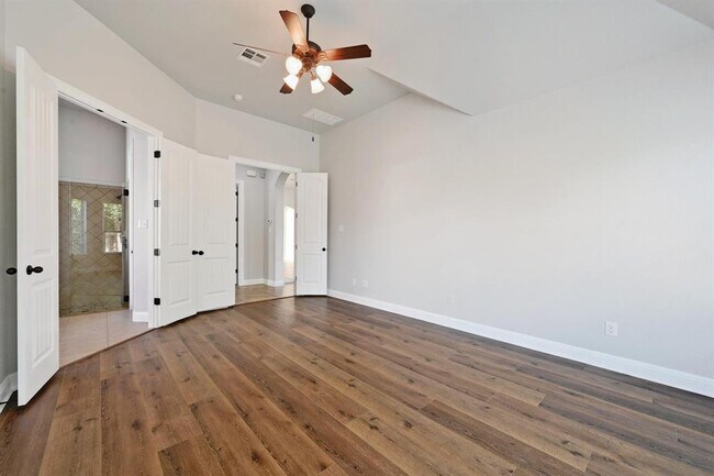 Building Photo - 645 Clear Springs Hollow